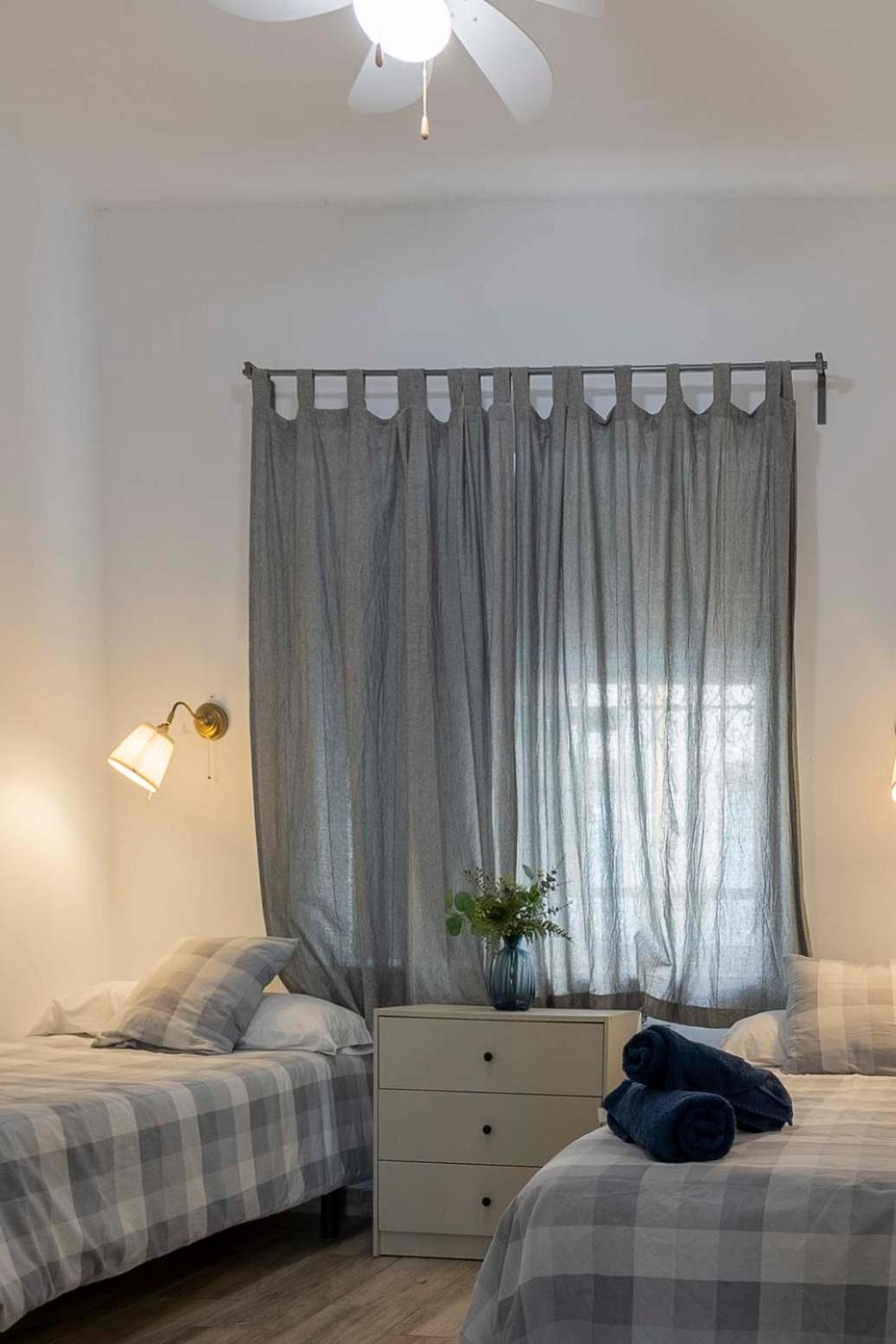 Apartamentos Los Remedios Sevilla Eksteriør billede